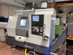 Tornio CMZ TA20Y con caricatore di barre.